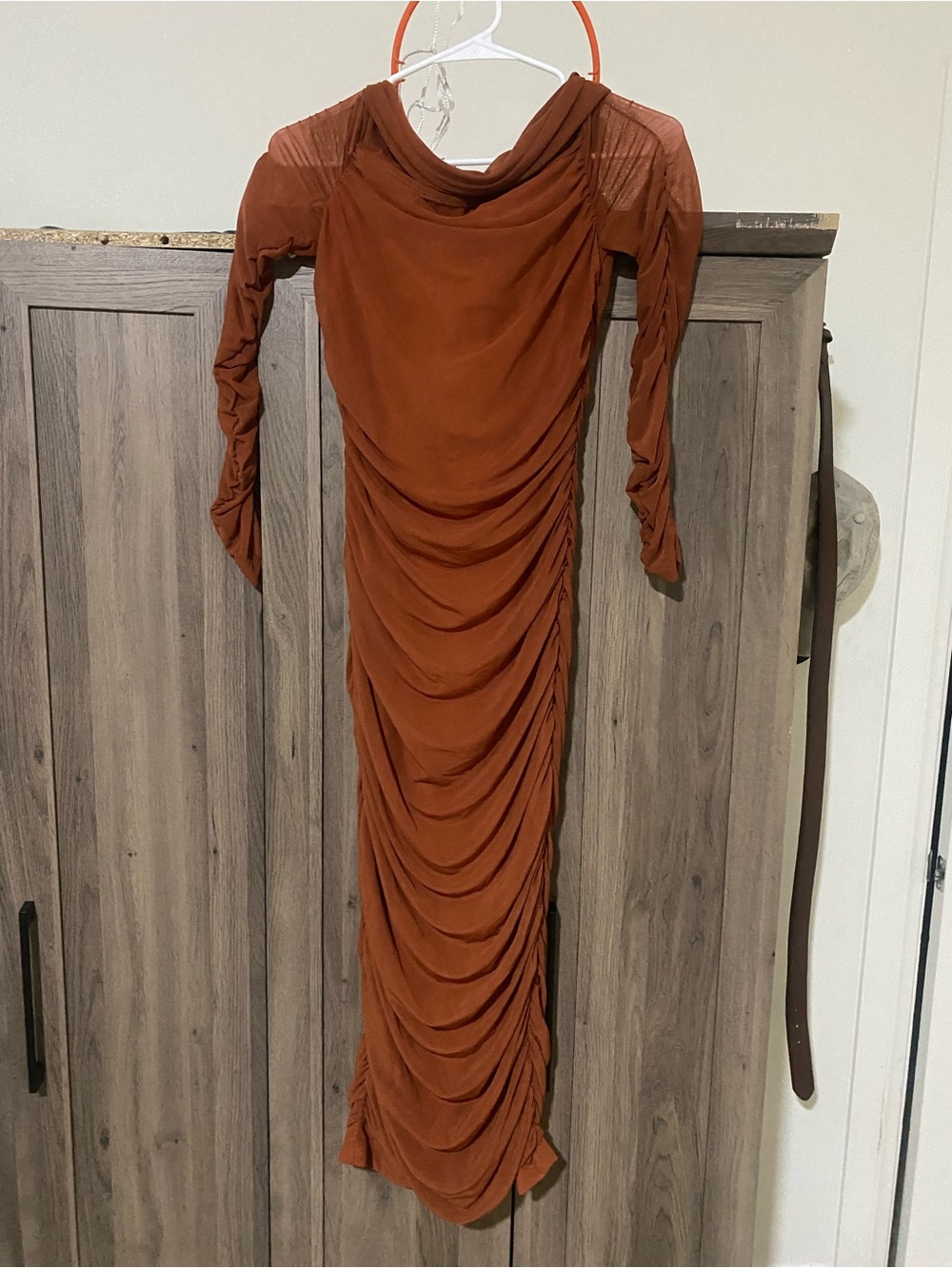 Cinnamon Ruched Midi Dress 🤎✨